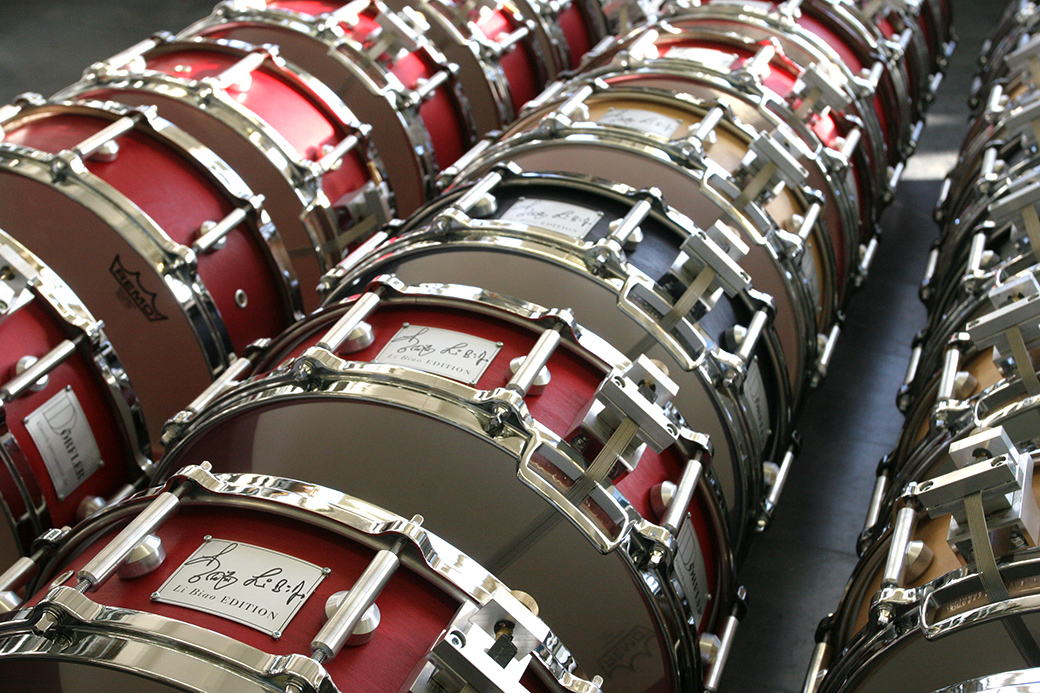 DÖRFLER Snare Drums with colour stained shells